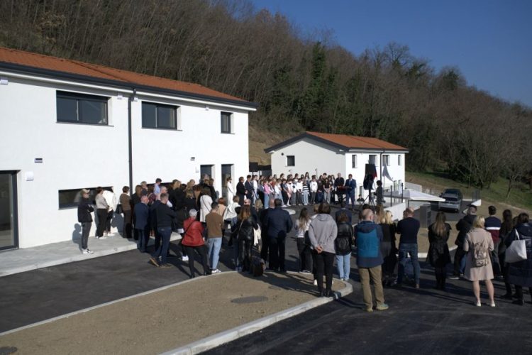 Odprli smo Hiše za mlade v Dobravljah